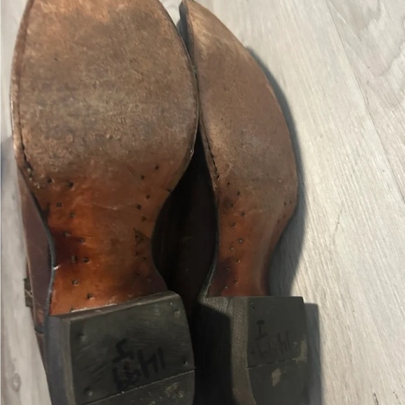 Ariat Brown and Black Heeled Boots with Western Flair - Picture 3 of 7